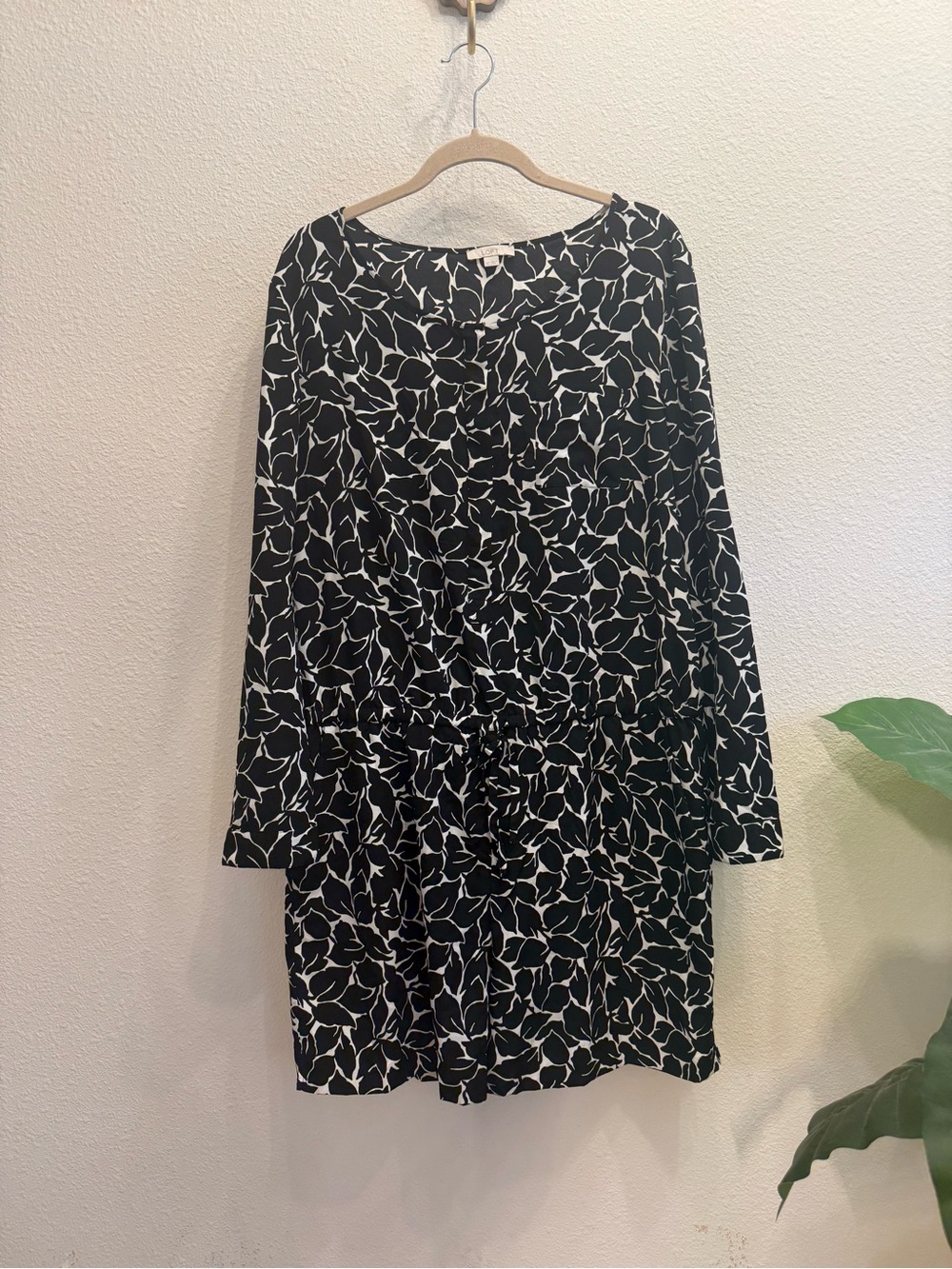 LOFT Black & White Floral Romper | Size 12
